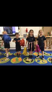 Reception put on a show! Look at our amazing moves! 🪩